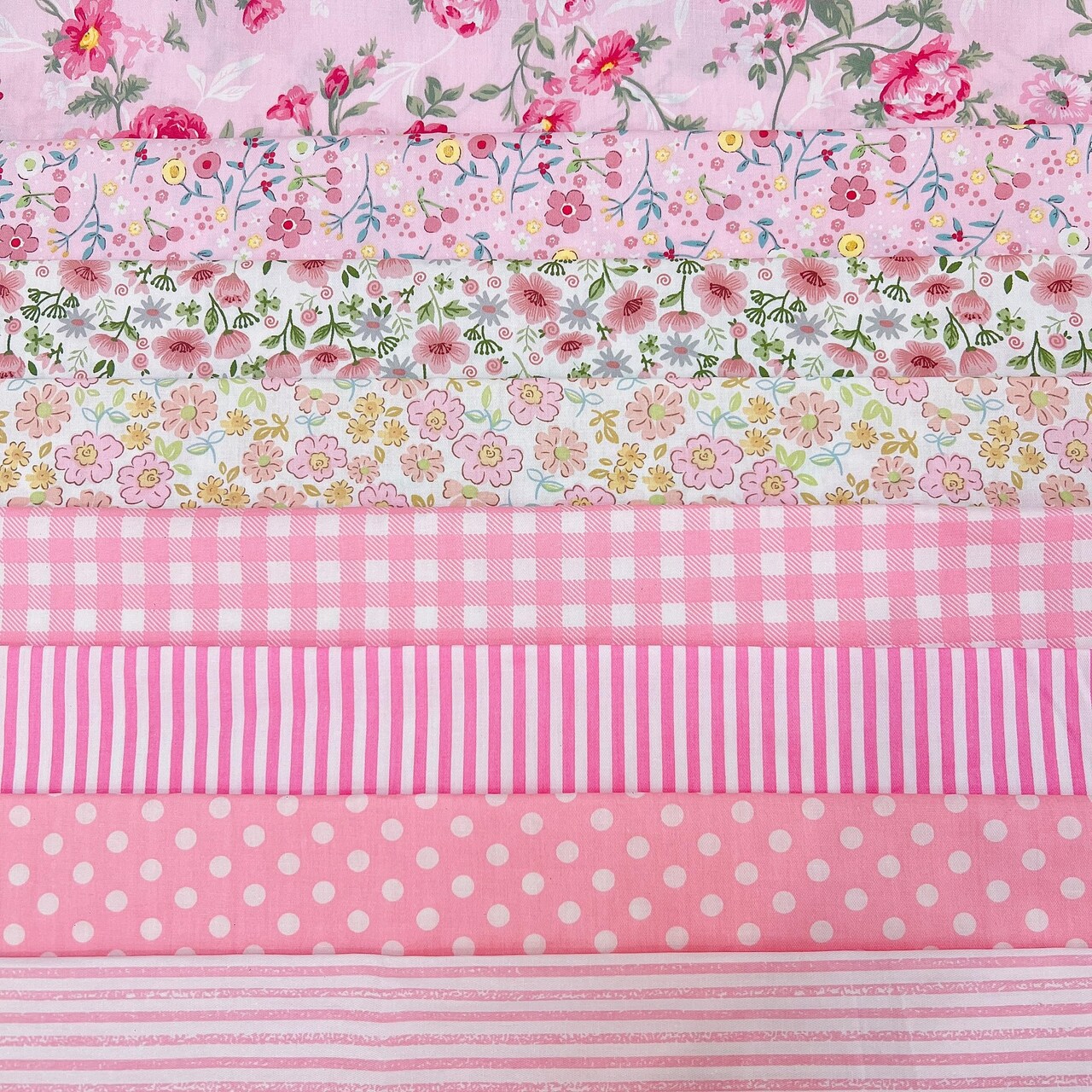 7Pcs 20" x 20" Cotton Fabric DIY Making Supplies Quilting Patchwork Fabric Fat Quarter Bundles DIY for Quilting Cotton Patchwork Cushions (Small Pink Flowers, 20" x 20")